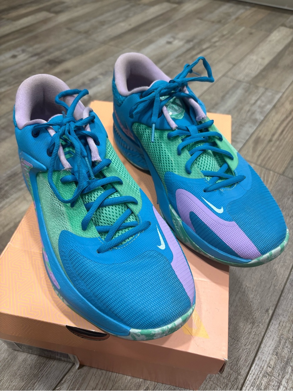 NEW Nike Zoom Freak 3 sneakers